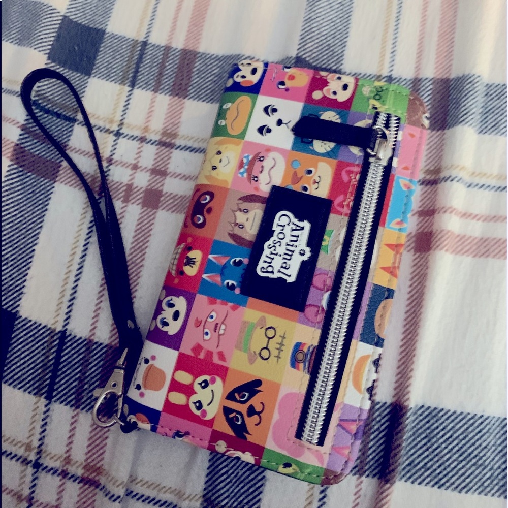 NWOT Animal Crossing Wallet Hot Topic